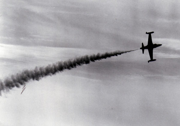 he 1962 Red Knight, Dave Barker, making a Tight Turn at Rockcliffe AFD. (Photo Credit: DND PL 139659)